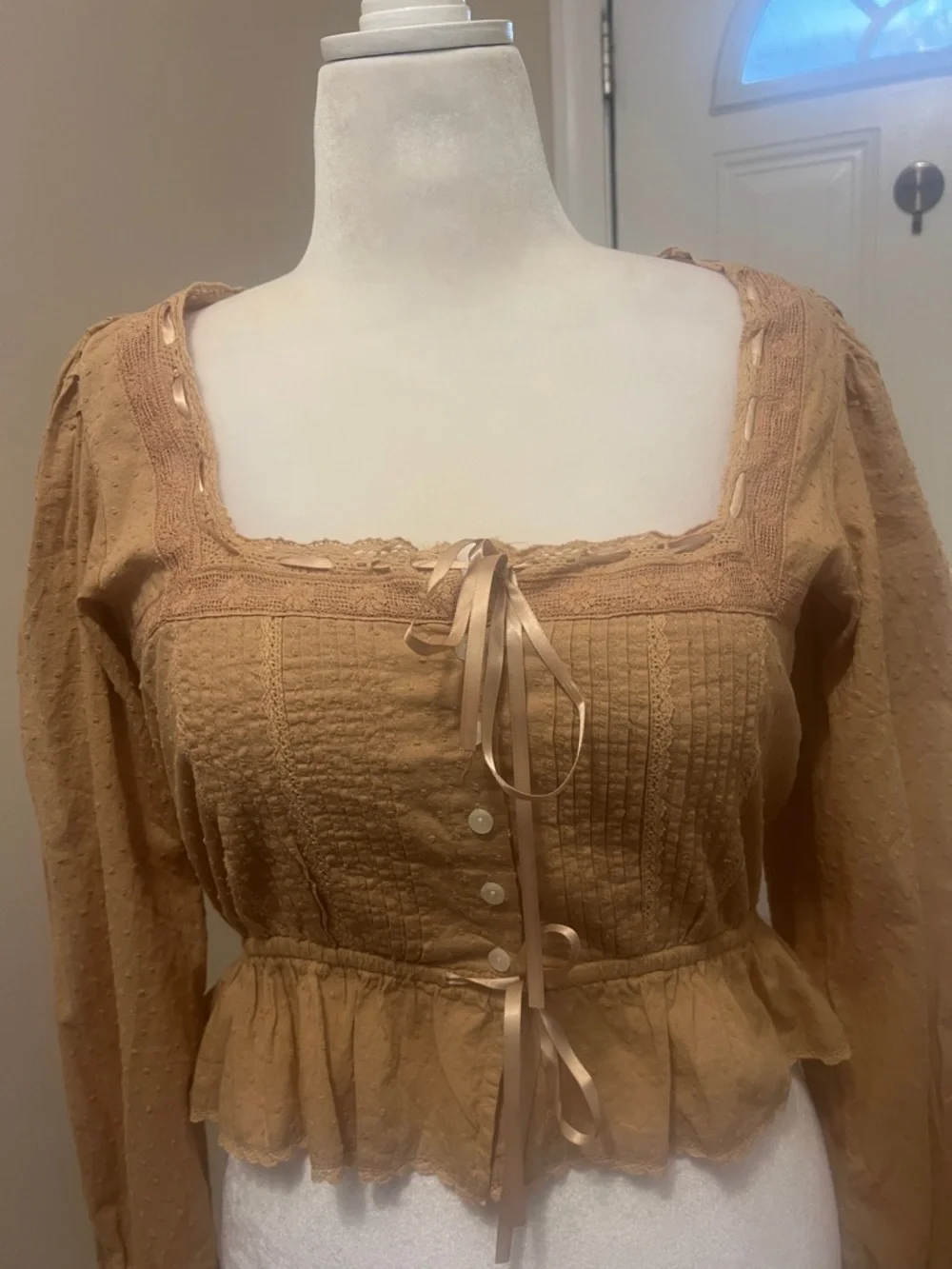 American Eagle Boho Peasant Top Medium NWT Lace Trim Prairie Cottagecore - Picture 2 of 7